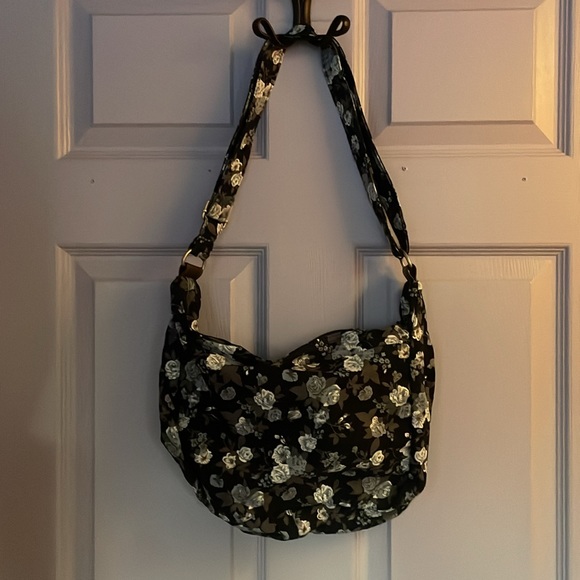 Brand new floral denim purse, 4 pouches, adjustable strap - Picture 2 of 4